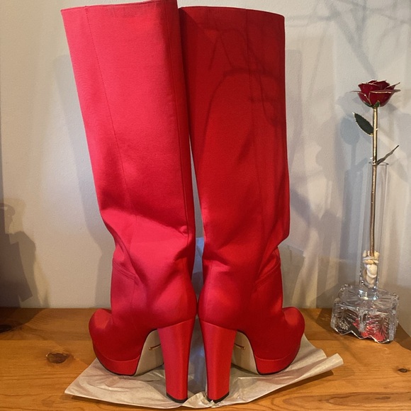 Gucci Red Fabric Platform Knee High Boots - Picture 4 of 7